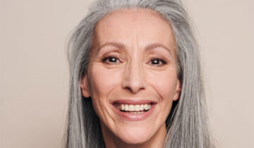 Peau mature : les meilleurs fonds de teint anti-âge