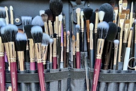 Des pinceaux maquillage bien nettoyés