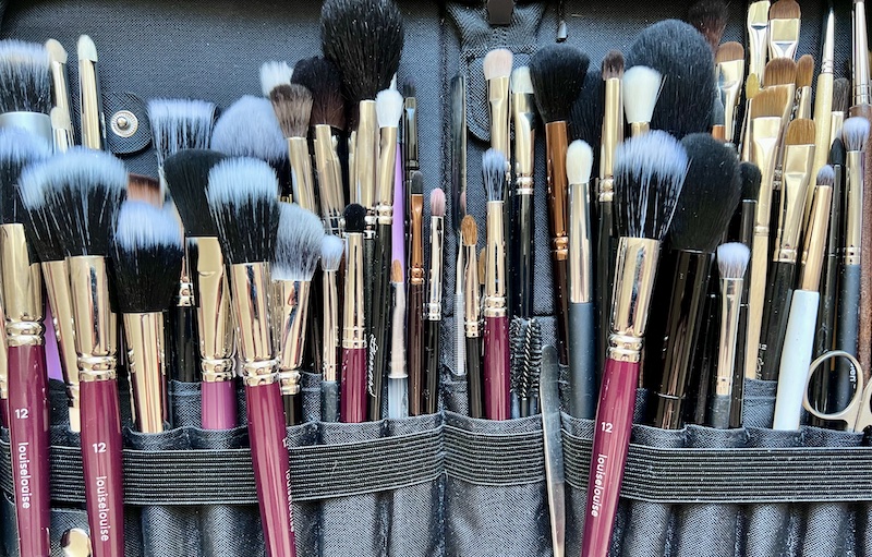 Des pinceaux maquillage bien nettoyés